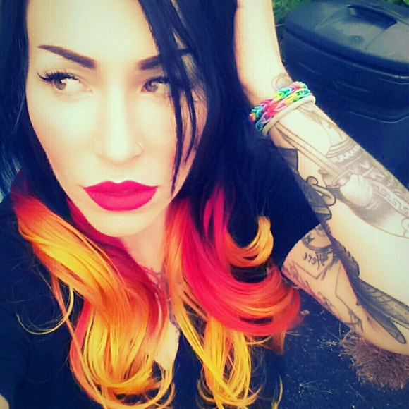 Meet your Posher, RiRi 💖🤘💎🌈 - Picture 1 of 8